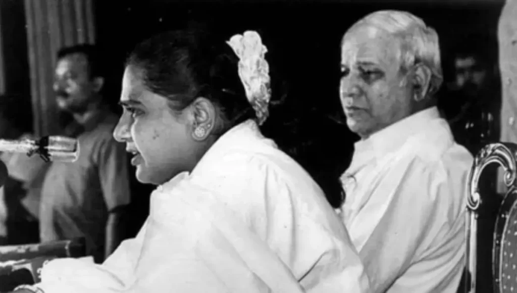 कांशीराम की जीवनी: बहुजन समाज पार्टी के संस्थापक और दलित उत्थान के नायक | Kanshi Ram Biography in Hindi 2 kanshi Ram political jurney राजनीतिक यात्रा: बसपा की स्थापना और चुनावी सफलता