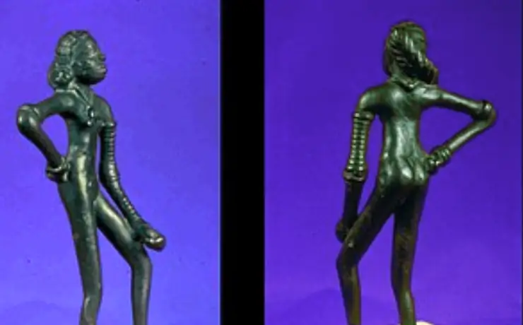 सिन्धु घाटी की सभ्यता: नगरीय व्यवस्था, सामाजिक व्यवस्था, धार्मिक और आर्थिक तथा राजनीतिक व्यवस्था, पतन के कारण | Indus Valley Civilizationin Hindi 7 मोहनजोदड़ो की कांस्य नर्तकी मूर्ति (कराची संग्रहालय)